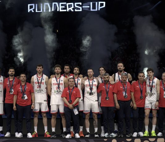 A Milli Basketbol Takımı, Avrupa ikincisi oldu
