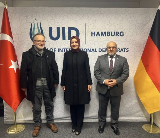 Hamburg’da Türk toplumunun geleceği masaya yatırıldı