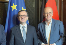 Türkiye Cumhuriyeti Hamburg Baskonsolosu Berati Alver görevine resmen başladı